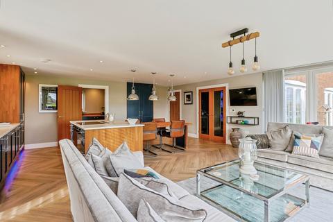 4 bedroom detached house for sale, Homestead Close, Burton, Christchurch