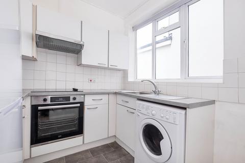 1 bedroom flat to rent, Holly Bush Lane Hampton TW12