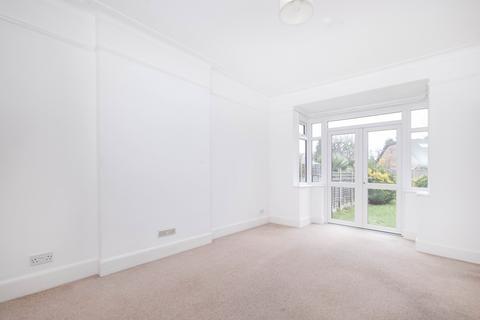 1 bedroom flat to rent, Holly Bush Lane Hampton TW12