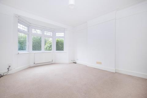 1 bedroom flat to rent, Holly Bush Lane Hampton TW12