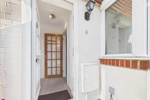 2 bedroom terraced house for sale, Woodfield Close, Tangmere