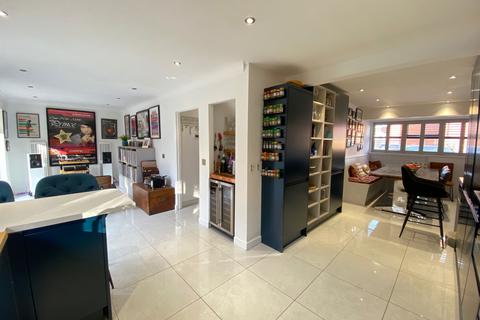 4 bedroom detached house for sale, Blunstone Close, Crewe