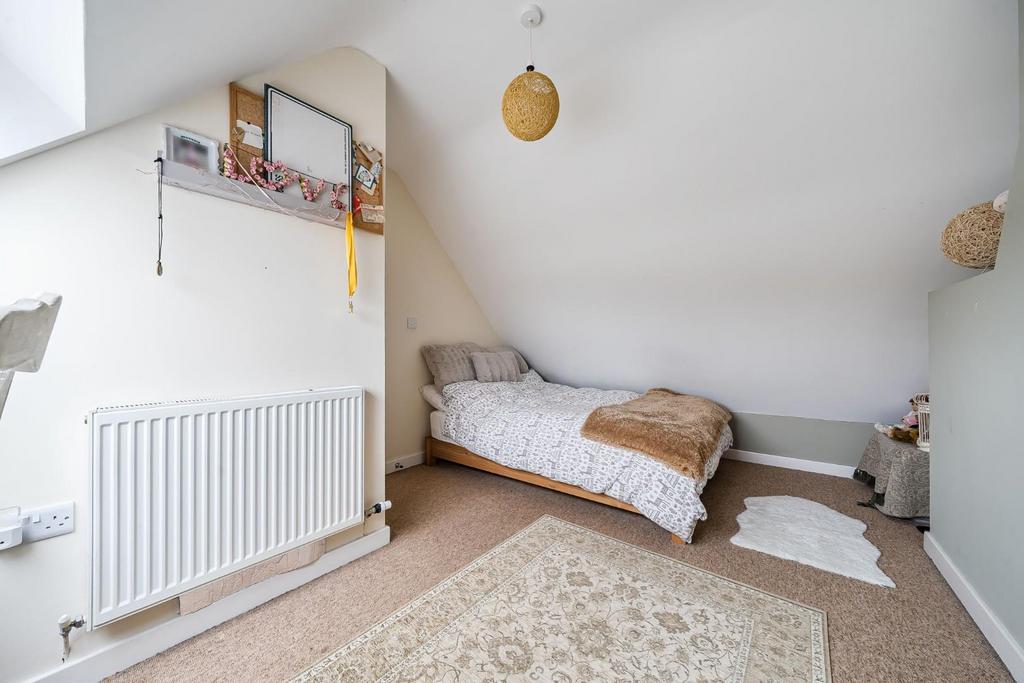Bed 3 Attic.jpg