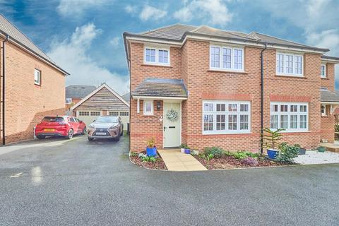 3 bedroom semi-detached house for sale, Passchendaele Drive, Burbage, Hinckley