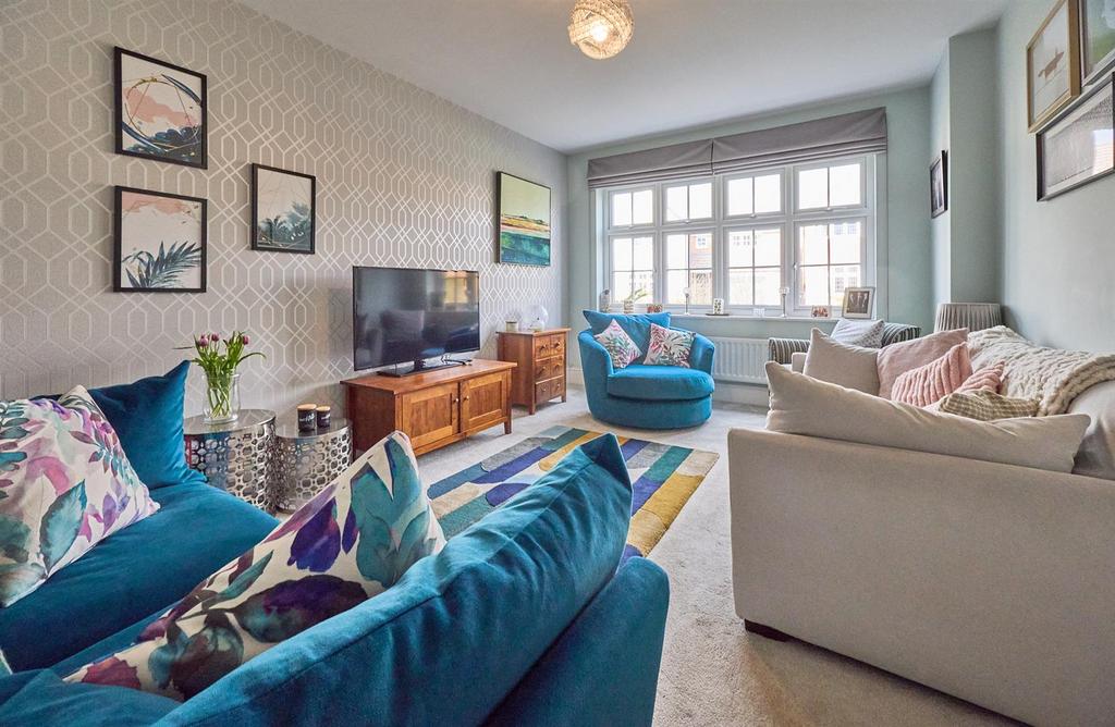 Lounge to Front