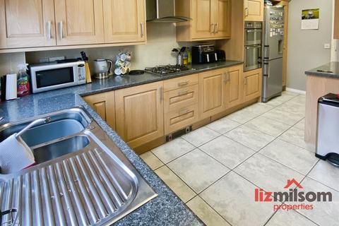 3 bedroom detached house for sale, Aston Drive, Newhall DE11