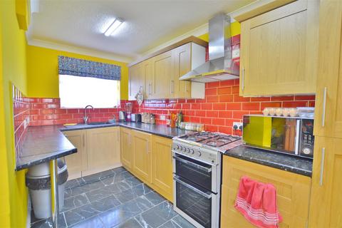 3 bedroom end of terrace house for sale, Aldborough Spur, Slough
