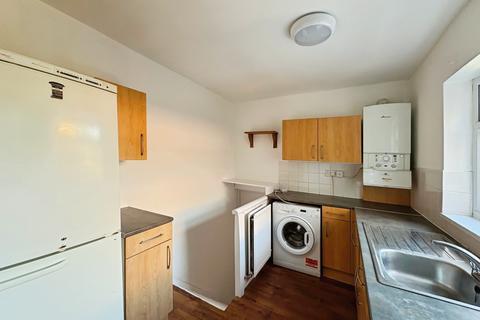 2 bedroom flat for sale, Fairholm Road, Newcastle upon Tyne, NE4
