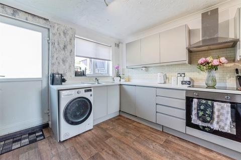 3 bedroom terraced house for sale, Ambergate Walk, GRANTHAM
