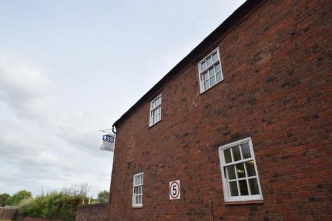 1 bedroom in a house share to rent, The Old Barn, 135 High Street