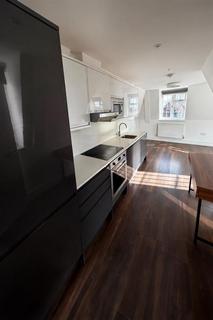 2 bedroom flat to rent, Wendover Road, London