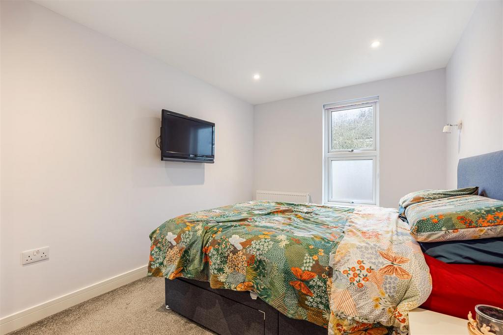 A12 - Barnfield Walk Kingsbridge - 260223.jpg