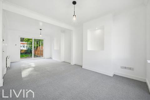 4 bedroom end of terrace house for sale, London SW16