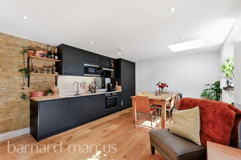 Garratt Lane, London