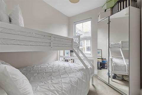 2 bedroom flat for sale, Upper Richmond Road West, East Sheen, SW14
