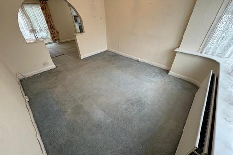 3 bedroom semi-detached house to rent, Kingshill Avenue, Hayes, UB4