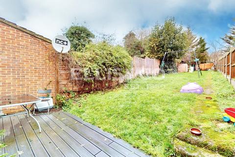 Rosewood Avenue, Greenford, UB6