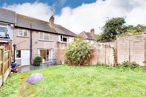 3 bedroom terraced house for sale, Rosewood Avenue, Greenford, UB6