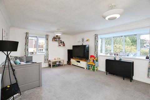2 bedroom flat for sale, Fallowfield, SITTINGBOURNE