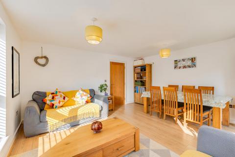 undefined, Clos Y Gadwyn, Plasdwr, Cardiff