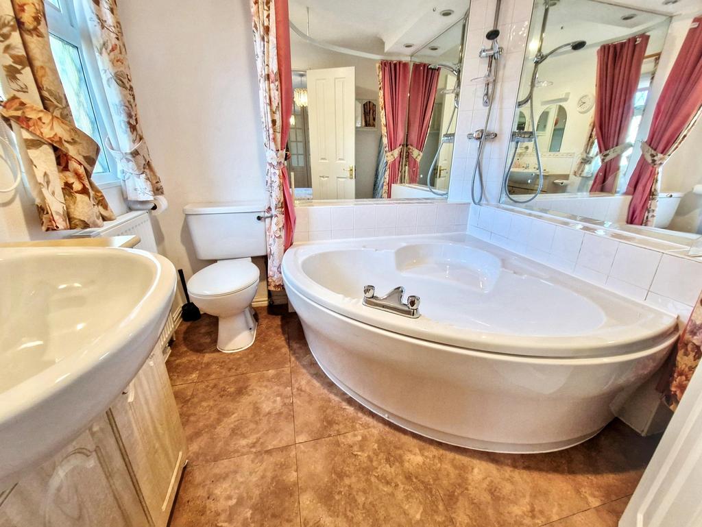 Ensuite Bathroom