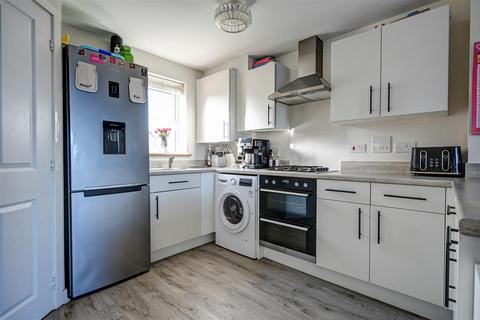 3 bedroom end of terrace house for sale, Ellis Drive, Bradwell, Great Yarmouth