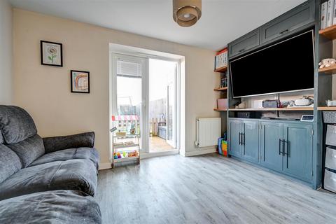 3 bedroom end of terrace house for sale, Ellis Drive, Bradwell, Great Yarmouth
