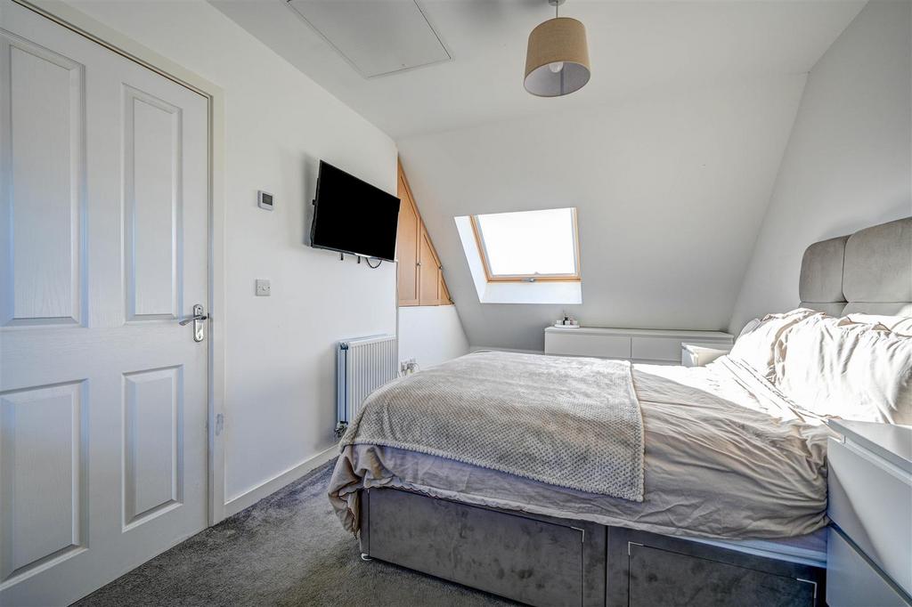 Bedroom 1.jpg