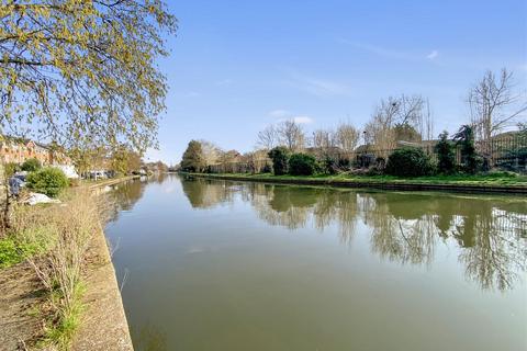 1 bedroom flat for sale, Tollgate Drive, Hayes
