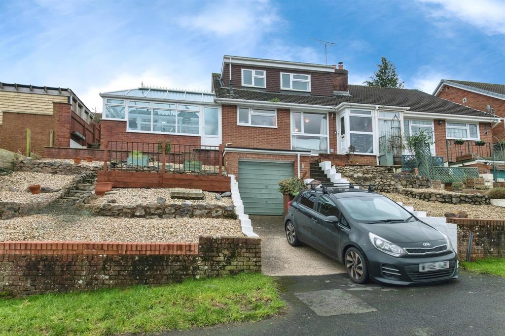 Detached house exterior, driveway, garage