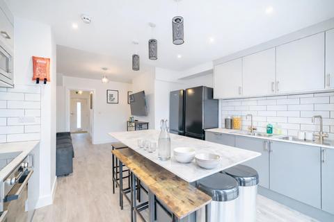 6 bedroom end of terrace house to rent, Conygre Grove, Bristol BS34