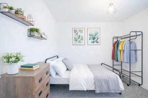 6 bedroom end of terrace house to rent, Conygre Grove, Bristol BS34