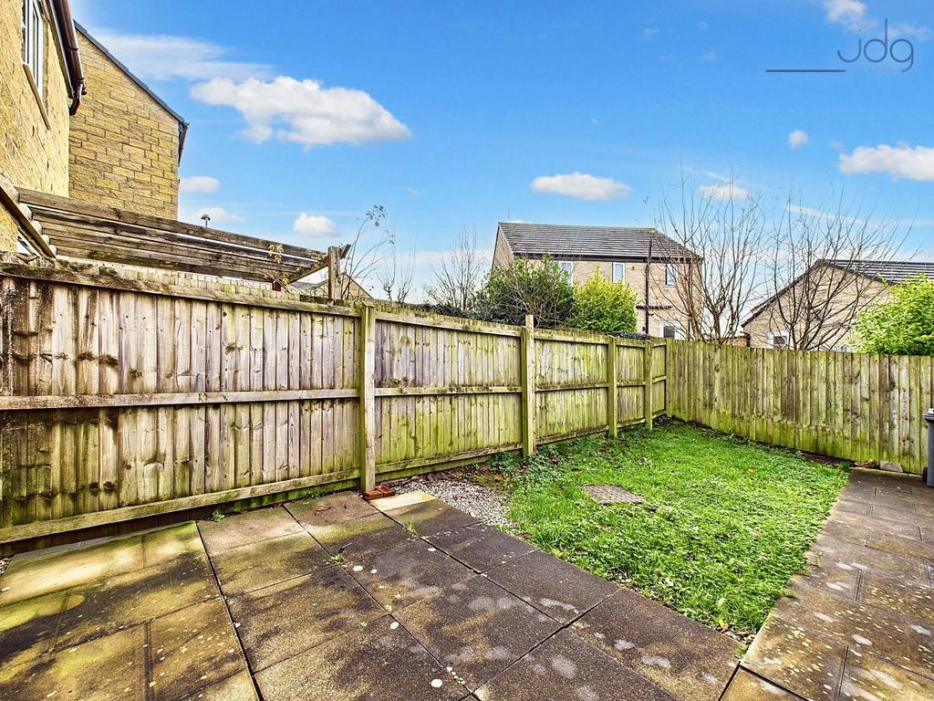Spacious Garden with a mixture of lawn and...