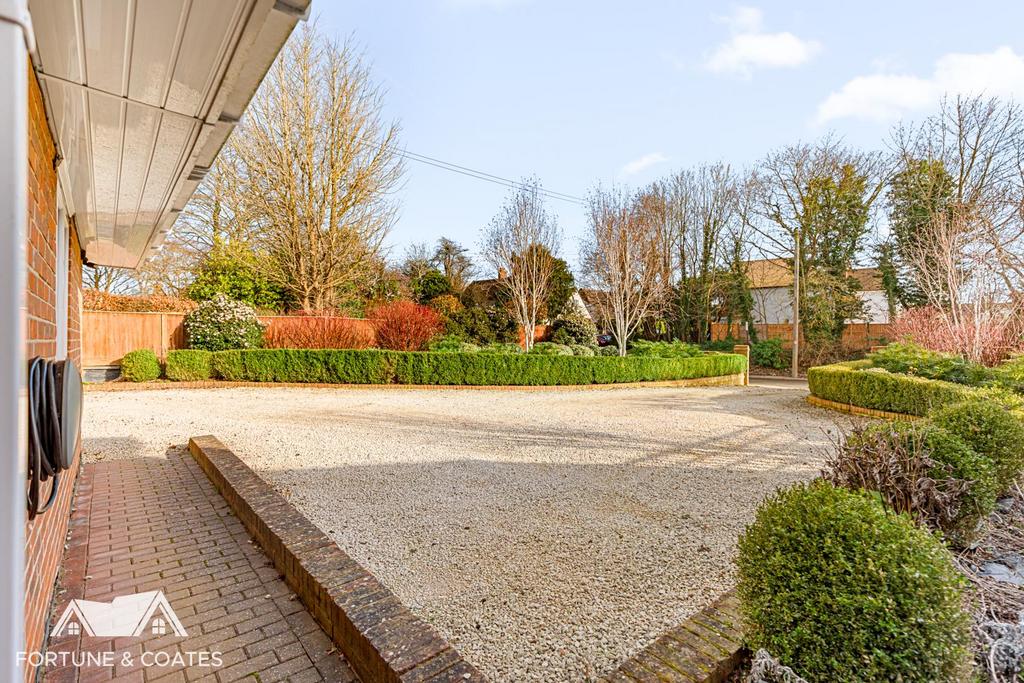 Sheering Road 48.jpg