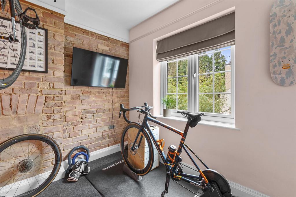 69 Chapel Lane, HP12 4 BS-3.jpg