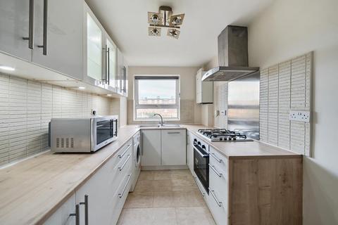 2 bedroom apartment to rent, The Fountains,  Ballards Lane,  N3