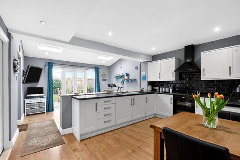 2 bedroom terraced house for sale, The Leyes, York
