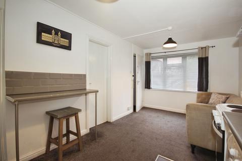 2 bedroom ground floor flat for sale, Charles Gardner Road, Leamington Spa