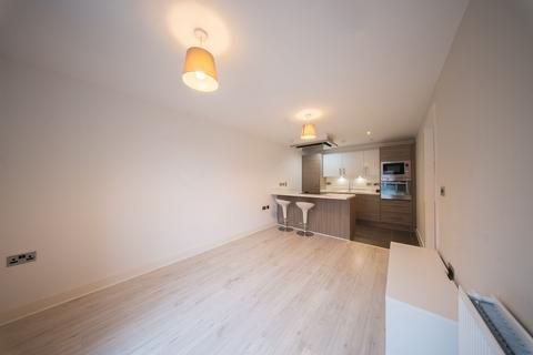 2 bedroom flat to rent, Woodfield Road, Altrincham WA14