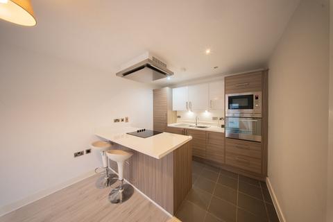 2 bedroom flat to rent, Woodfield Road, Altrincham WA14