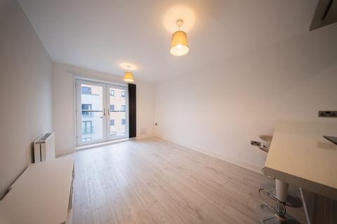 2 bedroom flat to rent, Woodfield Road, Altrincham WA14