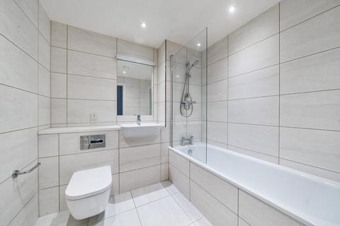 2 bedroom flat to rent, Abbey Road, Barking, IG11