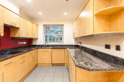 2 bedroom flat for sale, Ormonde Court, Parson Street, NW4