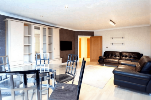 2 bedroom flat for sale, Ormonde Court, Parson Street, NW4