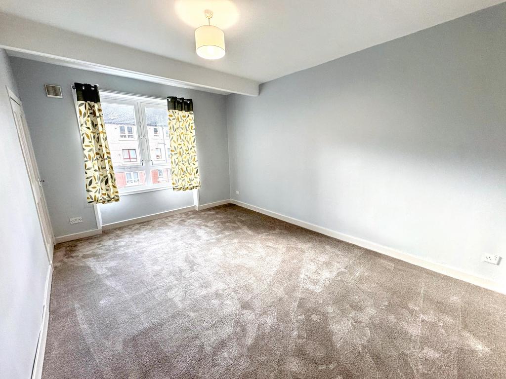 Bedroom 1 (1)