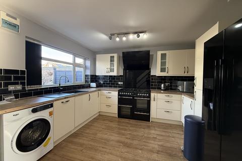 1 bedroom in a house share to rent, Princess Gardens, Bristol, BS16
