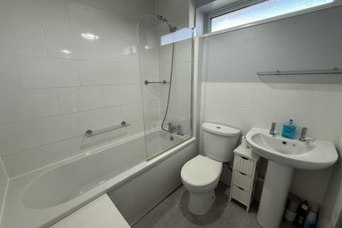 1 bedroom in a house share to rent, Princess Gardens, Bristol, BS16