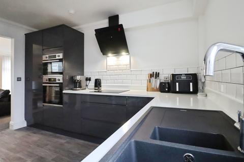 2 bedroom flat for sale, Lower Cathedral Road, Cardiff