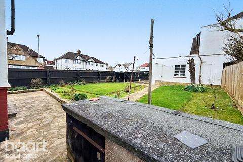 4 bedroom detached house for sale, Highview Avenue, Edgware, HA8
