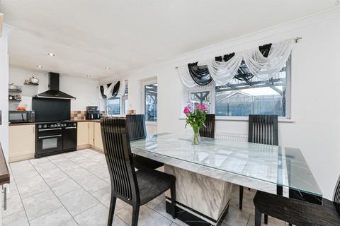 5 bedroom detached bungalow for sale, Highfields, Lakenheath, Brandon